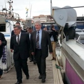 Alain Vidalies rencontre pêcheurs et ostréiculteurs à Capbreton